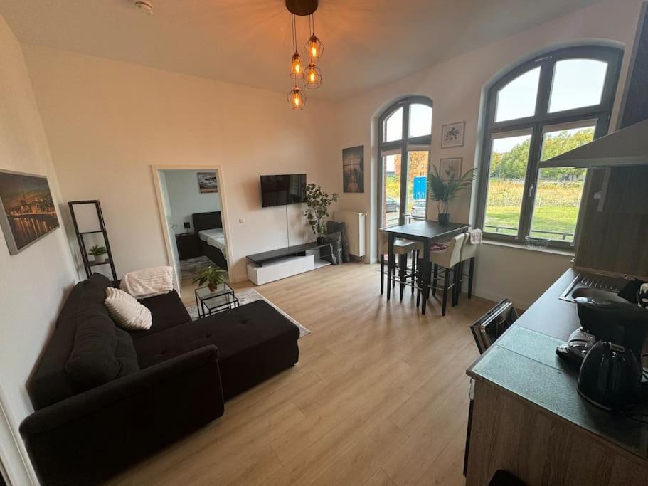 Apartment Mit Parkplatz Und Wifi Magdebourg Extérieur photo